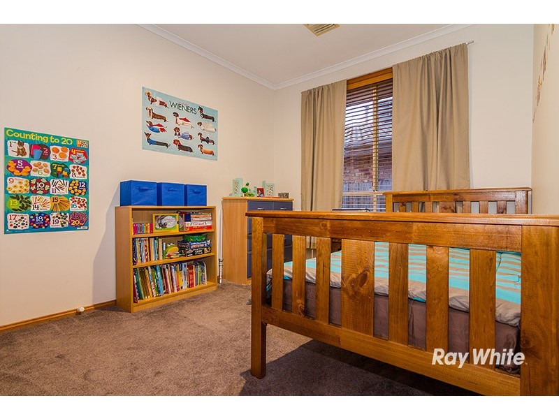 30 Horsfield Street, Cranbourne North VIC 3977