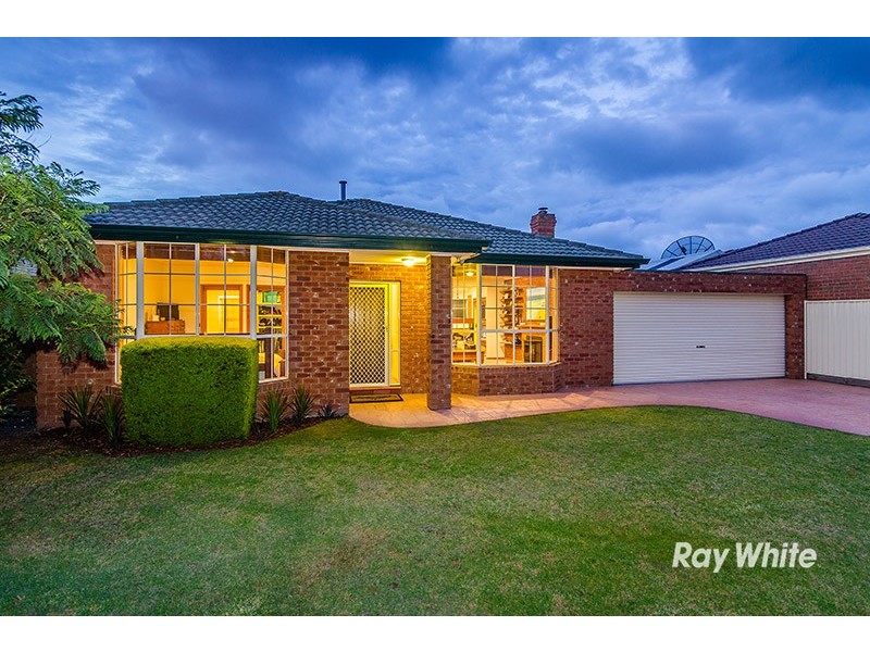 30 Horsfield Street, Cranbourne North VIC 3977