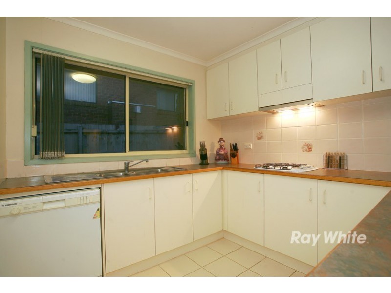 9 Henry Lawson Drive, Lynbrook VIC 3975