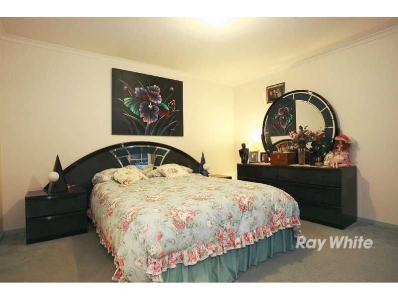 9 Henry Lawson Drive, Lynbrook VIC 3975