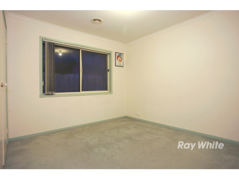 9 Henry Lawson Drive, Lynbrook VIC 3975