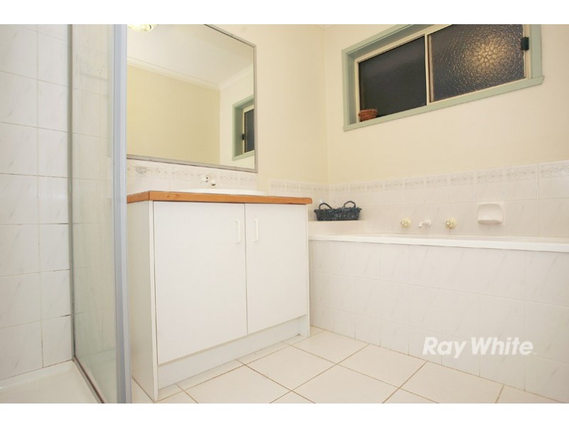 9 Henry Lawson Drive, Lynbrook VIC 3975