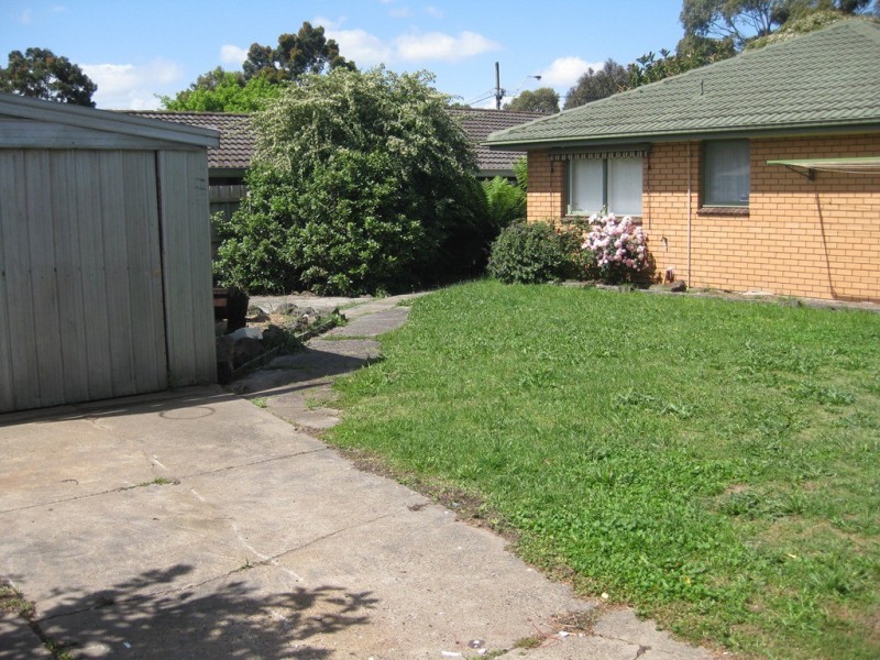 1 Halstead Court, Cranbourne VIC 3977