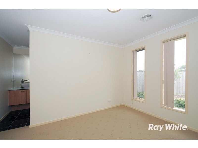 82 Gregson Grove, Lyndhurst VIC 3975