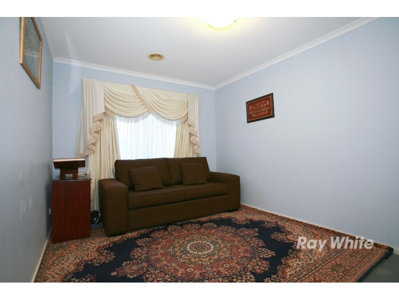 24 Seacombe Place, Cranbourne VIC 3977