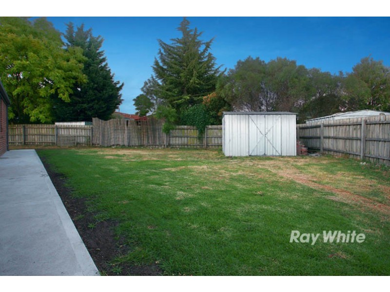 24 Seacombe Place, Cranbourne VIC 3977