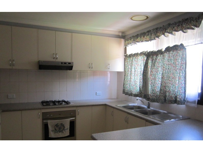 5 McMillan Court, Cranbourne North VIC 3977