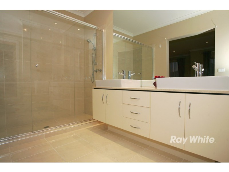 30 Tobin Way, Lyndhurst VIC 3975