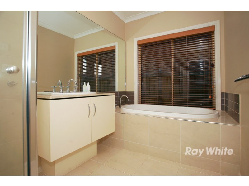 30 Tobin Way, Lyndhurst VIC 3975