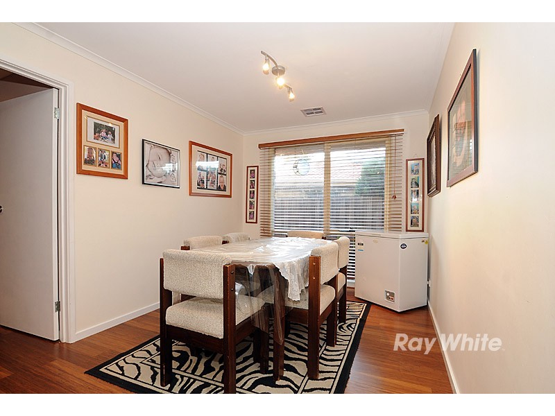 24 Strafford Avenue, Cranbourne VIC 3977