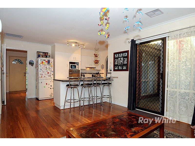 24 Strafford Avenue, Cranbourne VIC 3977