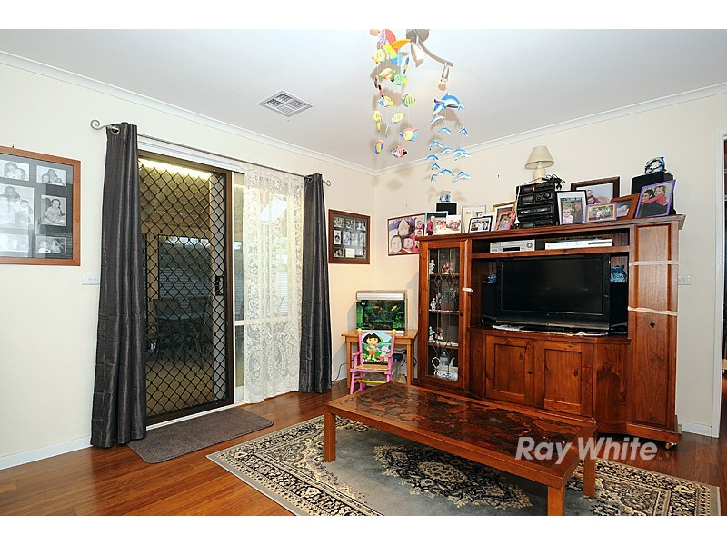 24 Strafford Avenue, Cranbourne VIC 3977