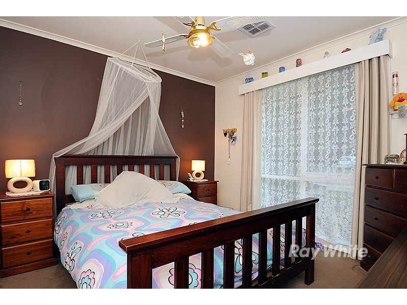 24 Strafford Avenue, Cranbourne VIC 3977