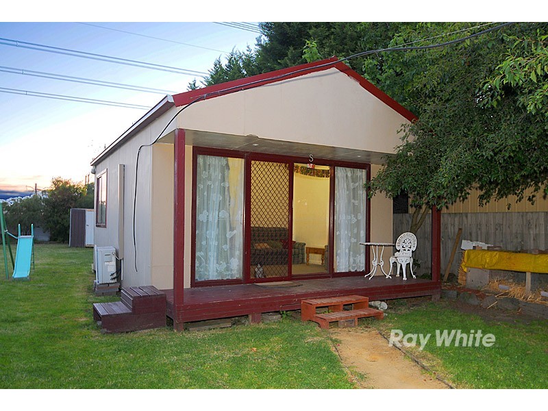 24 Strafford Avenue, Cranbourne VIC 3977