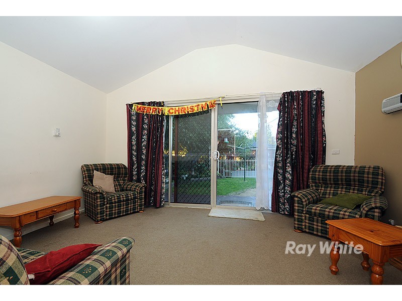 24 Strafford Avenue, Cranbourne VIC 3977