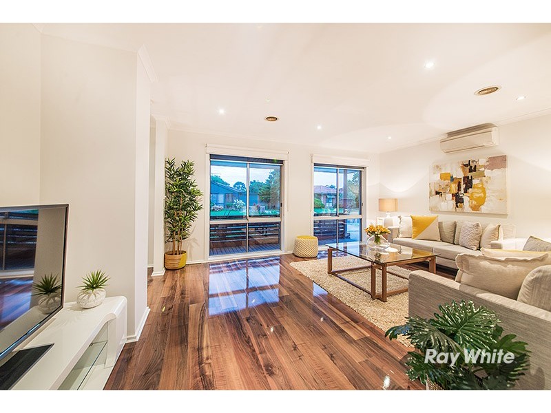 10 Plaistow Court, Cranbourne North VIC 3977