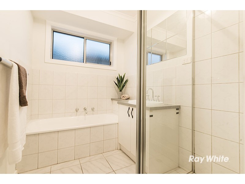 10 Plaistow Court, Cranbourne North VIC 3977