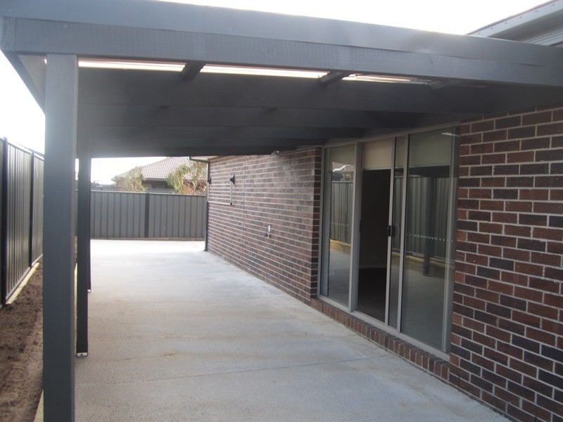 49 Selandra Boulevard, Clyde North VIC 3978