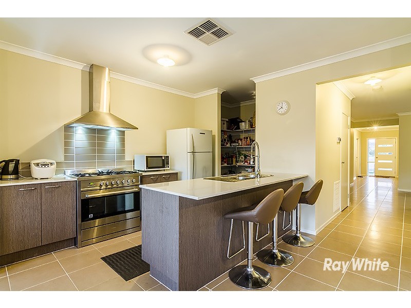 46 Selandra Boulevard, Clyde North VIC 3978
