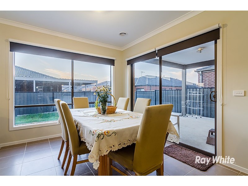 46 Selandra Boulevard, Clyde North VIC 3978