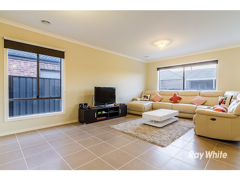 46 Selandra Boulevard, Clyde North VIC 3978