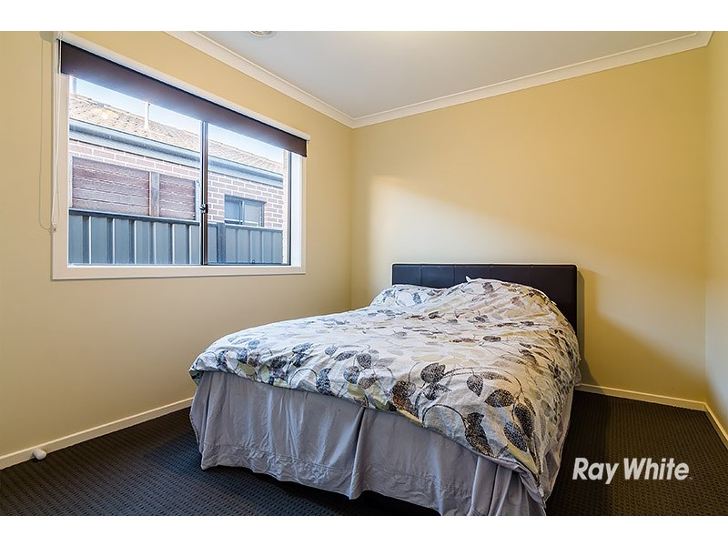 46 Selandra Boulevard, Clyde North VIC 3978