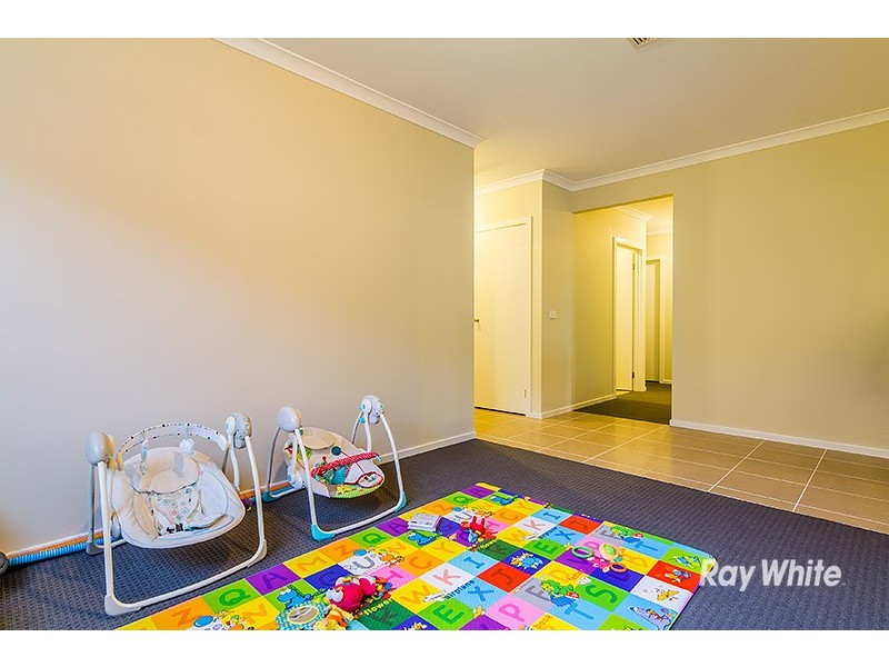 46 Selandra Boulevard, Clyde North VIC 3978