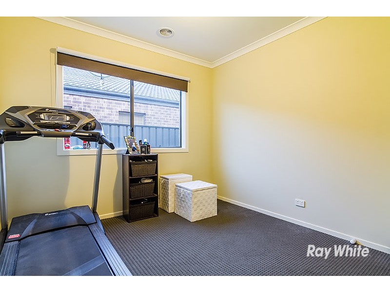 46 Selandra Boulevard, Clyde North VIC 3978