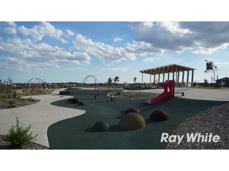 46 Selandra Boulevard, Clyde North VIC 3978