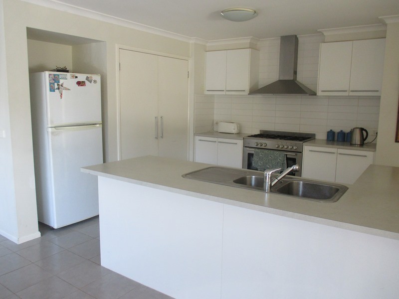 3 Barnby Grove, Cranbourne East VIC 3977