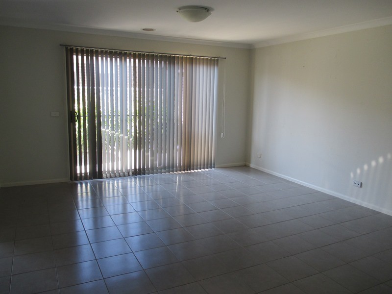 3 Barnby Grove, Cranbourne East VIC 3977