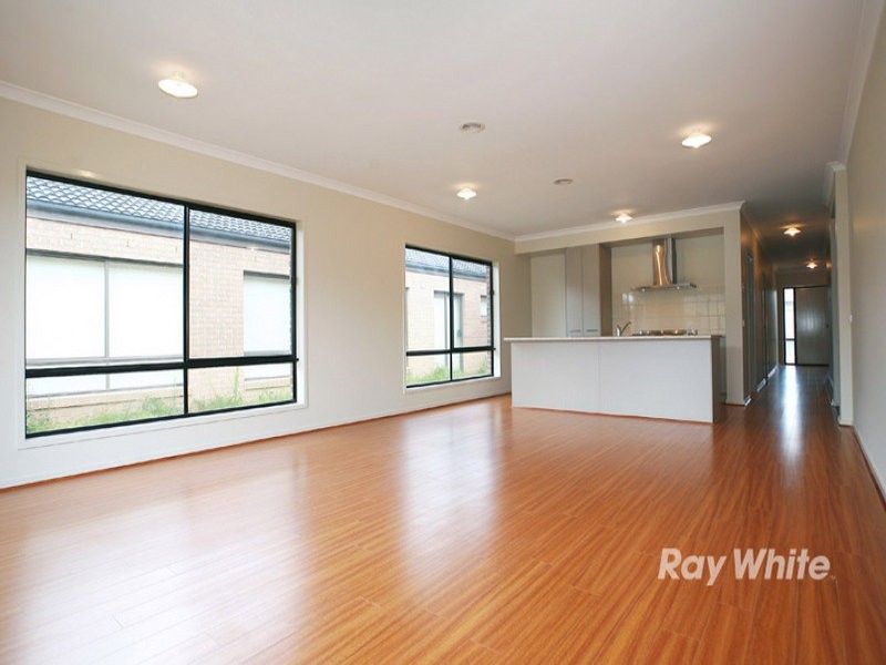 15 Appaloosa Grove, Clyde North VIC 3978