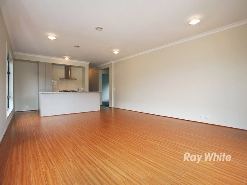 15 Appaloosa Grove, Clyde North VIC 3978