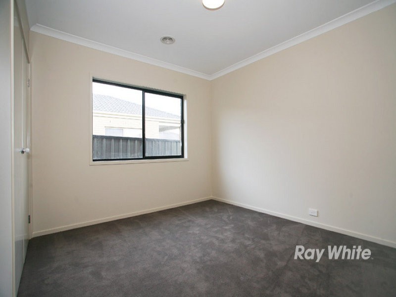 15 Appaloosa Grove, Clyde North VIC 3978