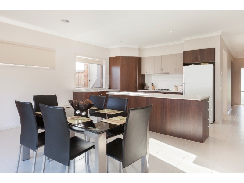 23 Grassland Crescent, Officer VIC 3809