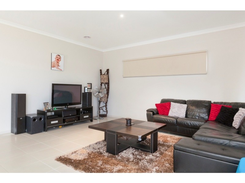 23 Grassland Crescent, Officer VIC 3809