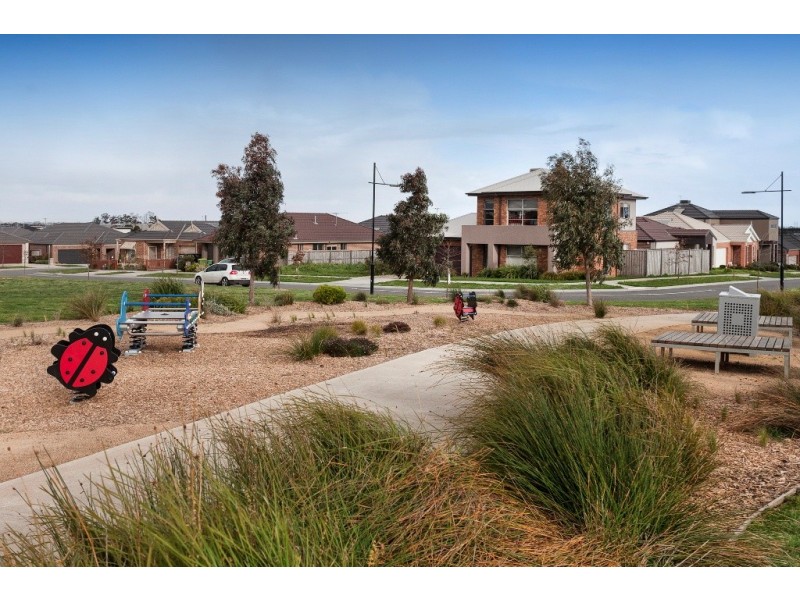 23 Grassland Crescent, Officer VIC 3809