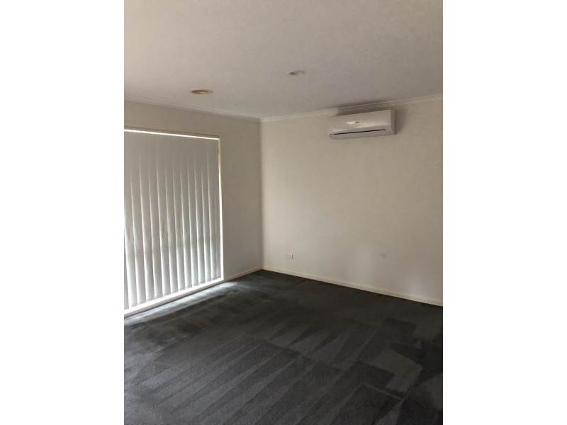 29 Merribah Way, Cranbourne West VIC 3977