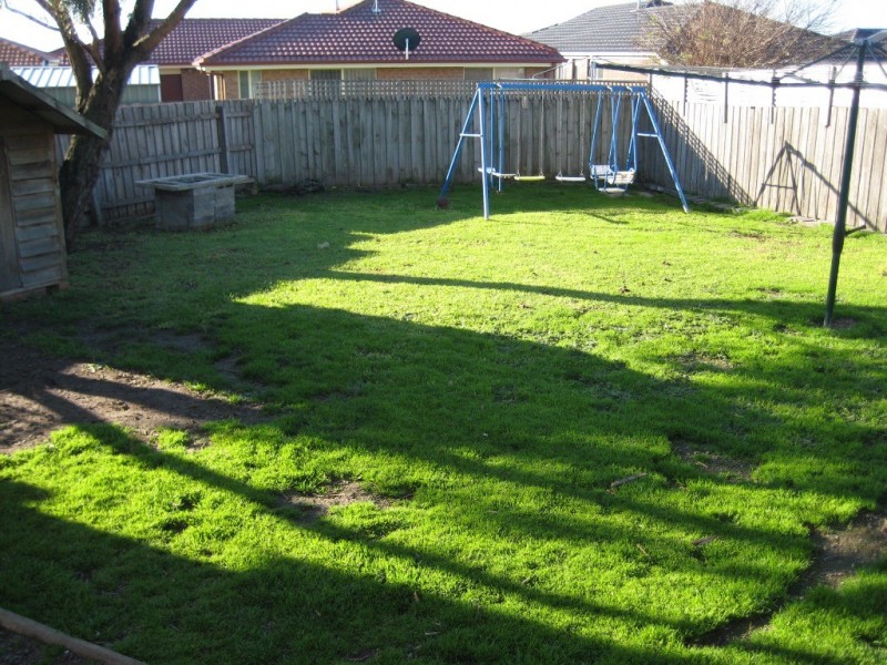 6 Ruffles Court, Cranbourne West VIC 3977