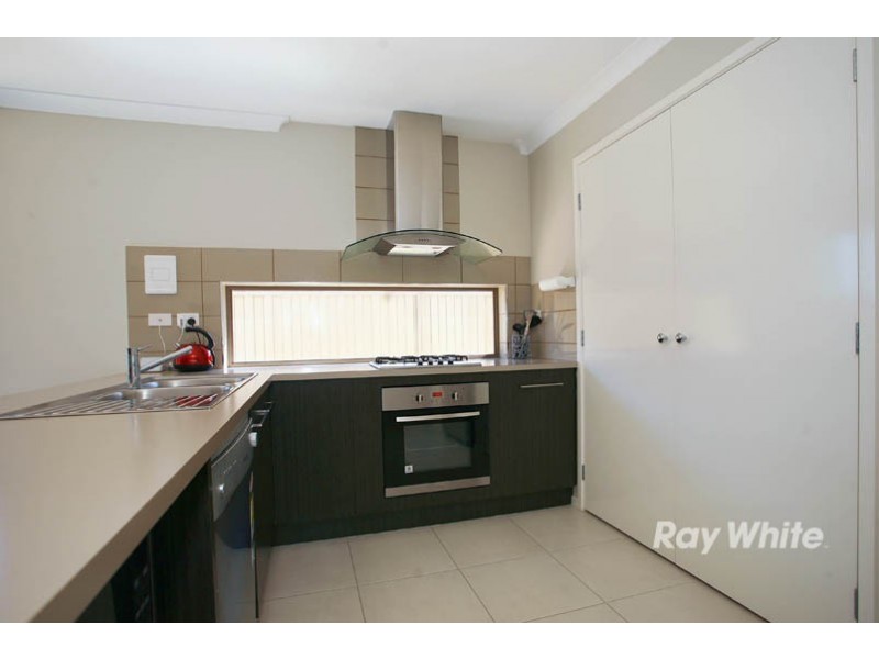 19 Wiltshire Avenue, Cranbourne East VIC 3977