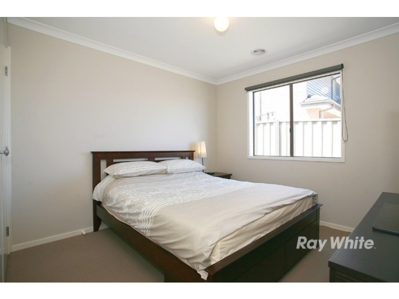 19 Wiltshire Avenue, Cranbourne East VIC 3977