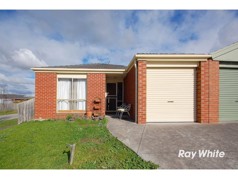 17 Genoa Way, Cranbourne West VIC 3977