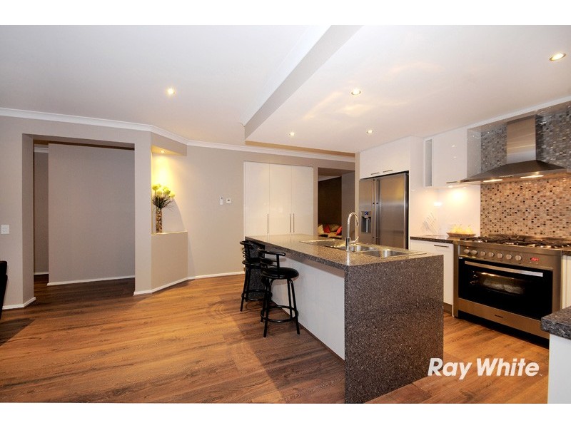 14 Hermes Avenue, Cranbourne VIC 3977