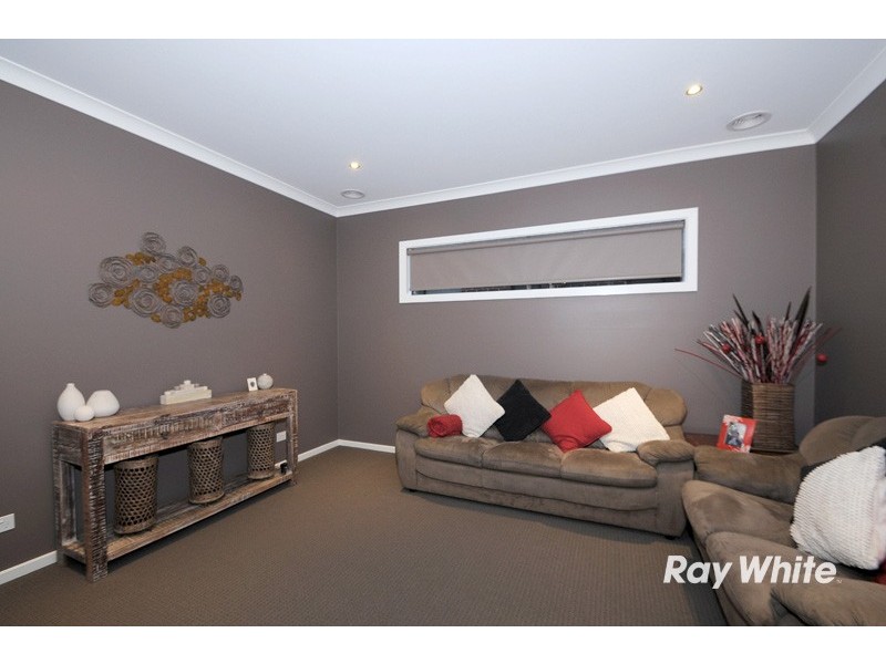 14 Hermes Avenue, Cranbourne VIC 3977