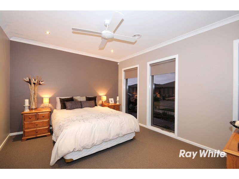 14 Hermes Avenue, Cranbourne VIC 3977