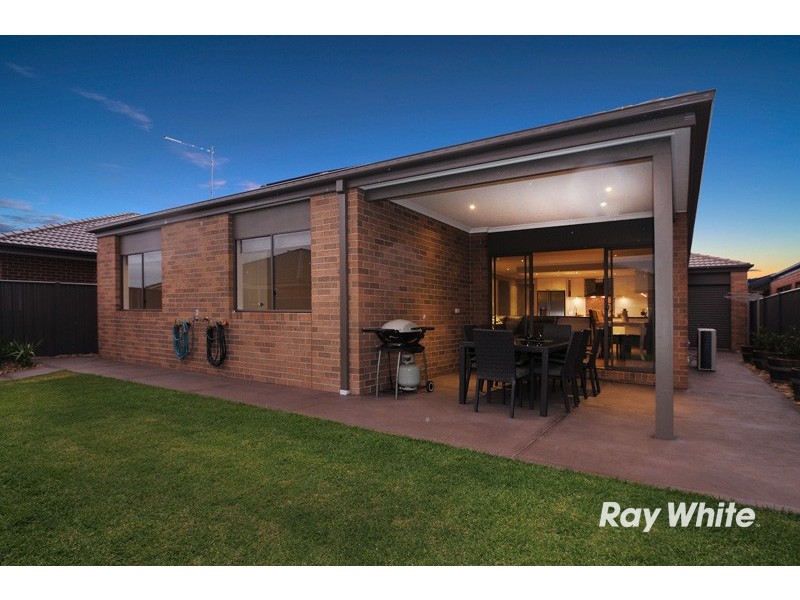 14 Hermes Avenue, Cranbourne VIC 3977