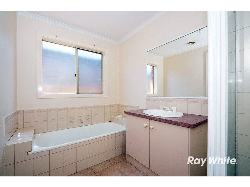 10 Blue Jay Court, Narre Warren South VIC 3805