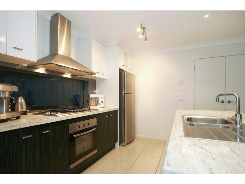 33 Banfield Place, Lyndhurst VIC 3975