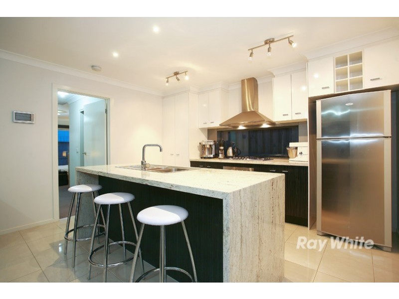 33 Banfield Place, Lyndhurst VIC 3975