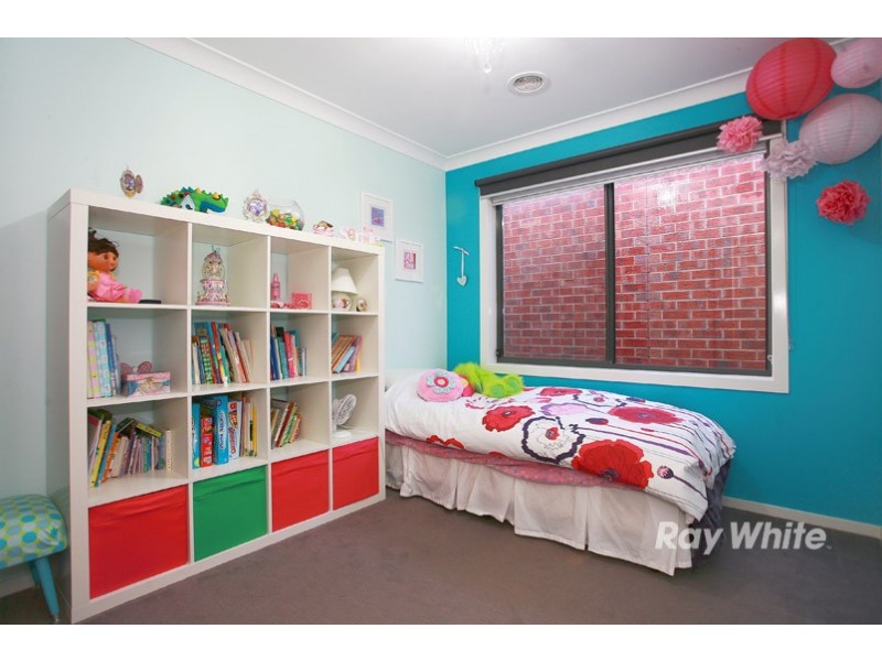 33 Banfield Place, Lyndhurst VIC 3975